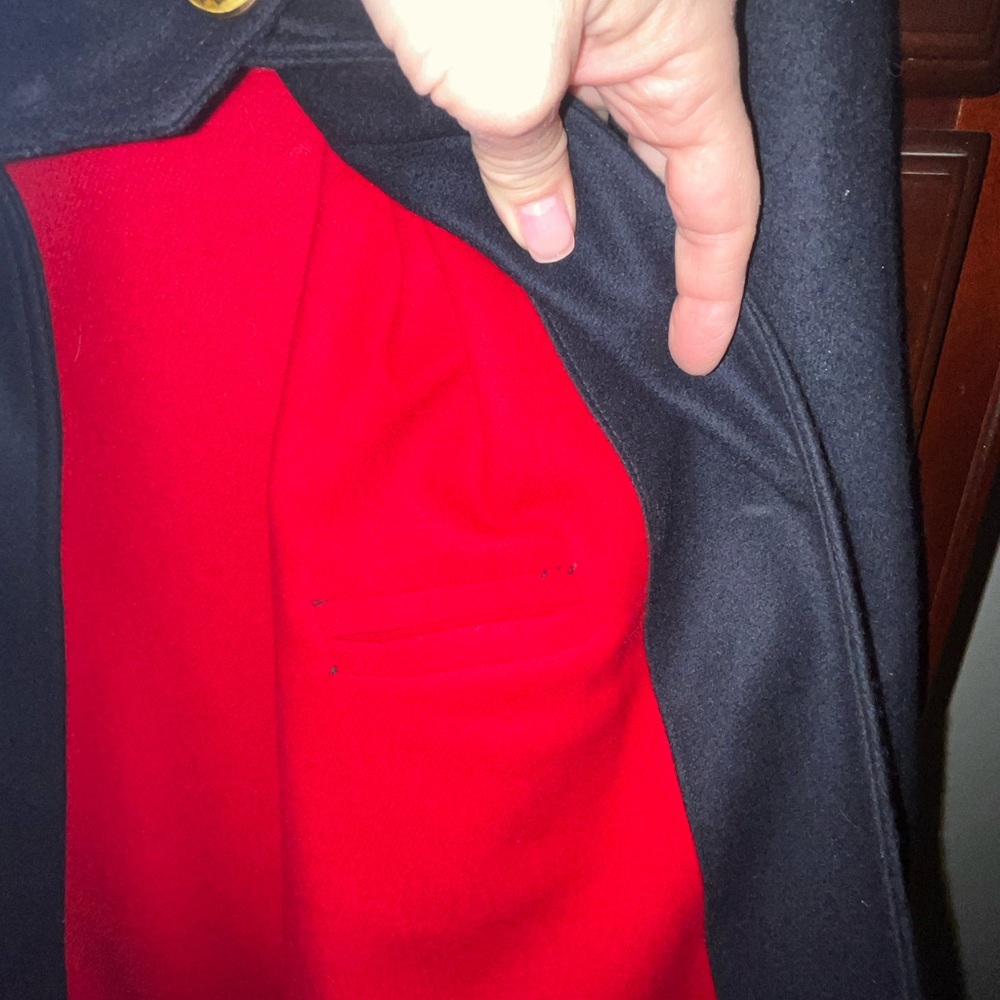 Vintage Wool Nurses Cape (Navy) with gold buttons. All original. - Picture 6 of 8